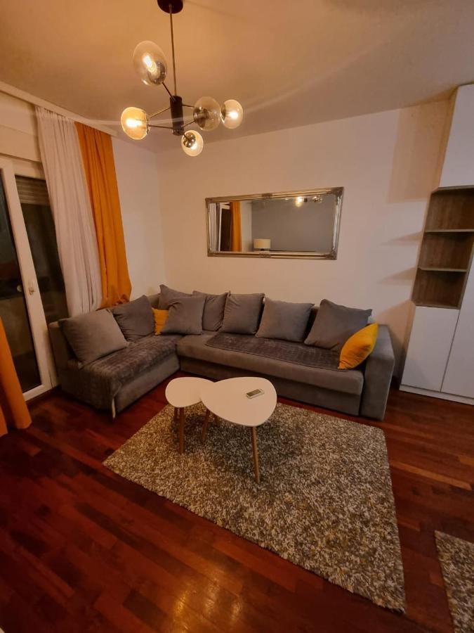 5 Star Apartment Podgorica Luaran gambar