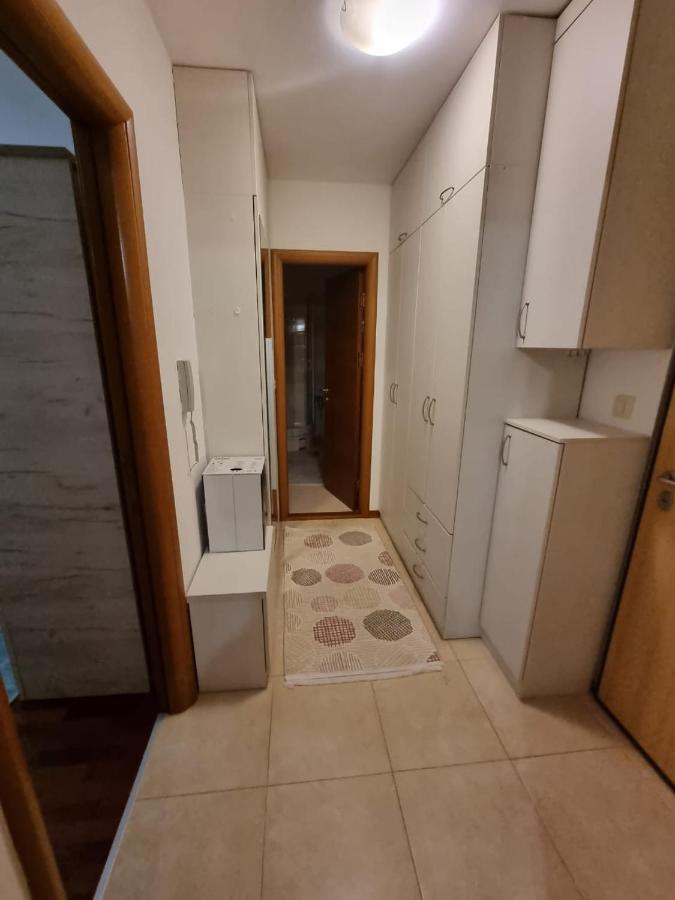5 Star Apartment Podgorica Luaran gambar