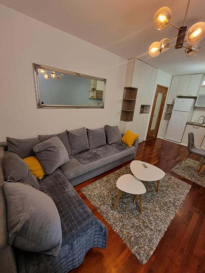 5 Star Apartment Podgorica Luaran gambar