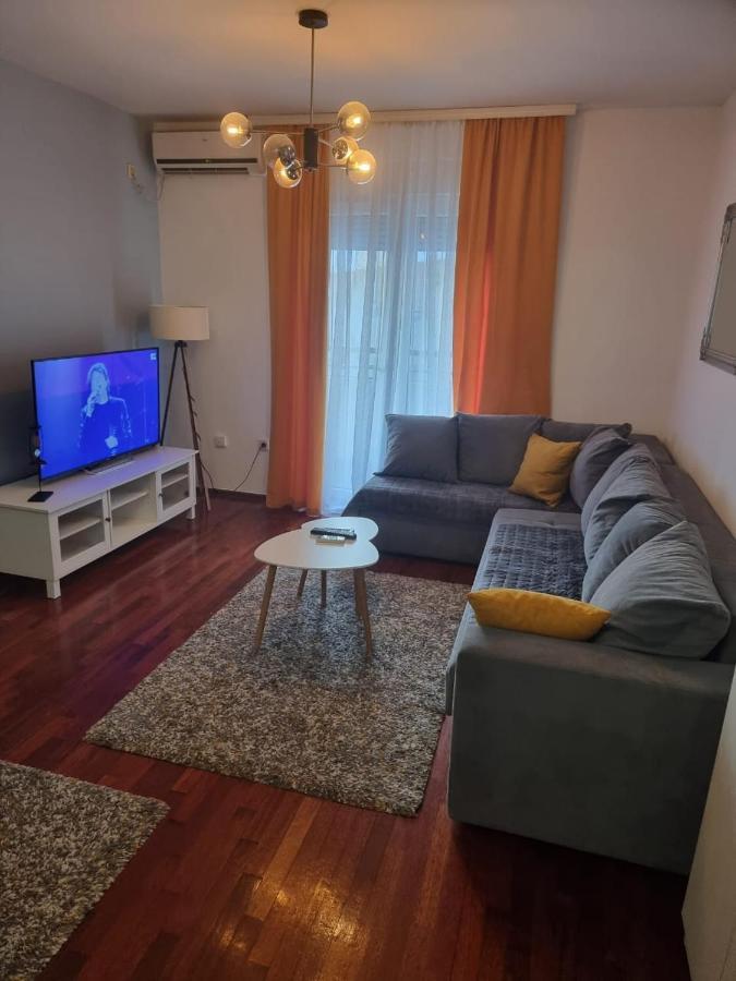 5 Star Apartment Podgorica Luaran gambar